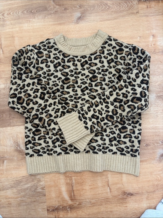 Bluenotes Sweaters - Cheetah print pull over sweater